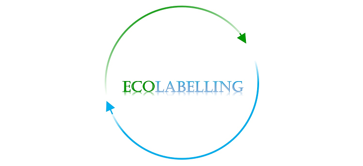 Grafika przedstawia logo projektu Ecolabelling: w środku znajduje się napis "Ecolabelling", a wokół niego na obwodzie koła znajdują się dwie strzałki - zielona i niebieska.